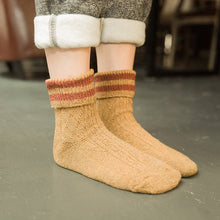 Load image into Gallery viewer, Retro Wool Women Socks
