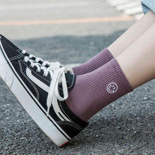 Load image into Gallery viewer, Smiley Face Socks