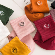 Load image into Gallery viewer, Smiley Face Socks