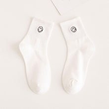 Load image into Gallery viewer, Smiley Face Socks