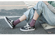 Load image into Gallery viewer, Smiley Face Socks