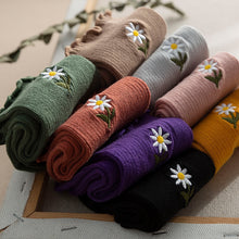 Load image into Gallery viewer, Frilly Daisy Socks