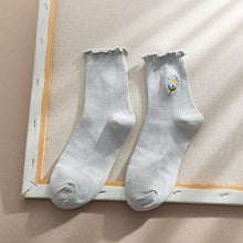 Load image into Gallery viewer, Frilly Daisy Socks