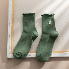 Load image into Gallery viewer, Frilly Daisy Socks
