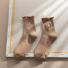 Load image into Gallery viewer, Frilly Daisy Socks